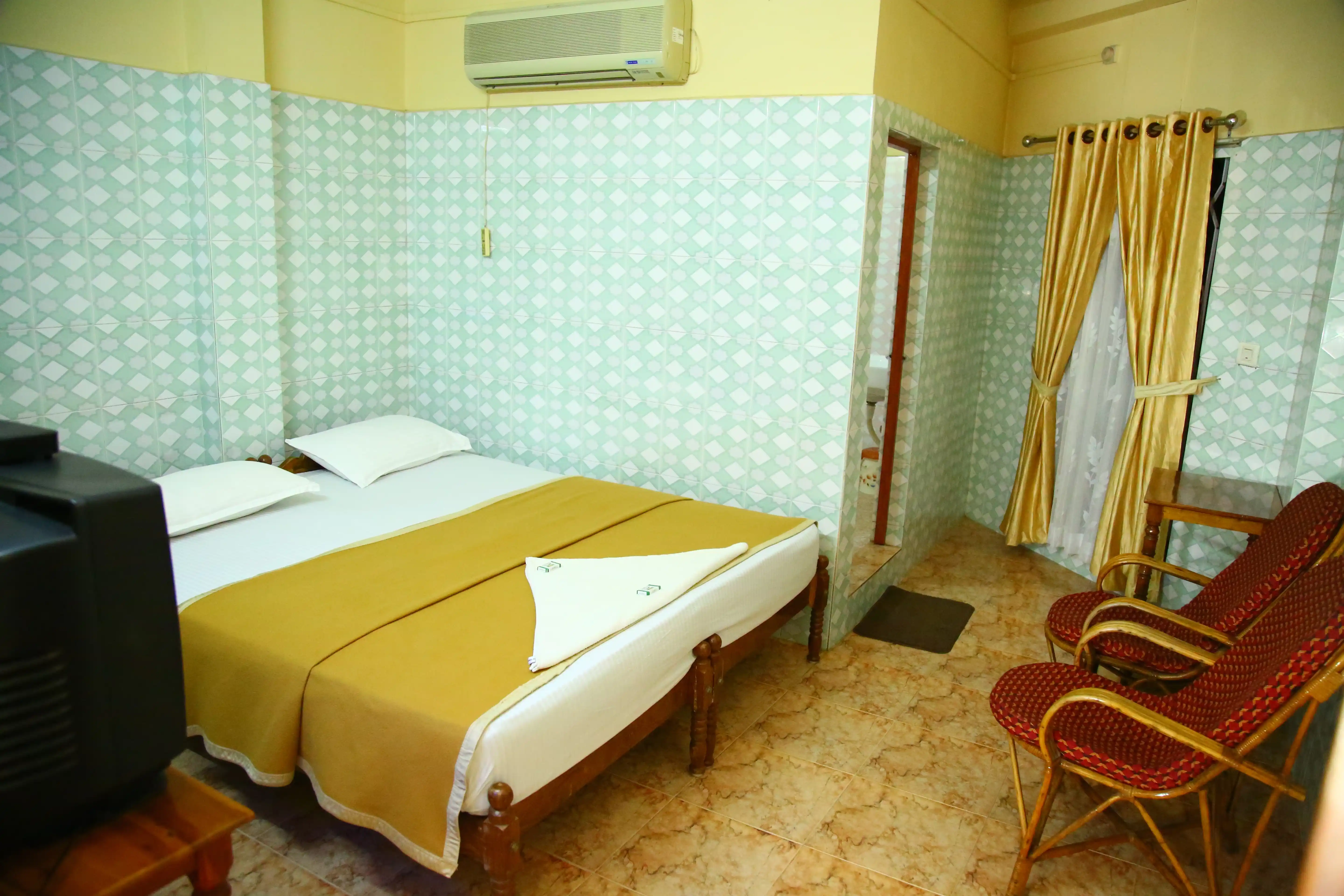 Deluxe AC Room